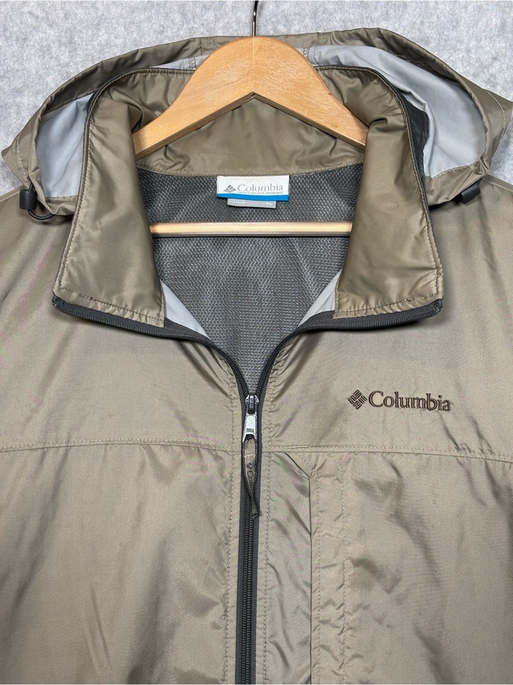 Columbia Packable Hood Windbreaker Rain Jacket-Tan/Gray-Men Size XL